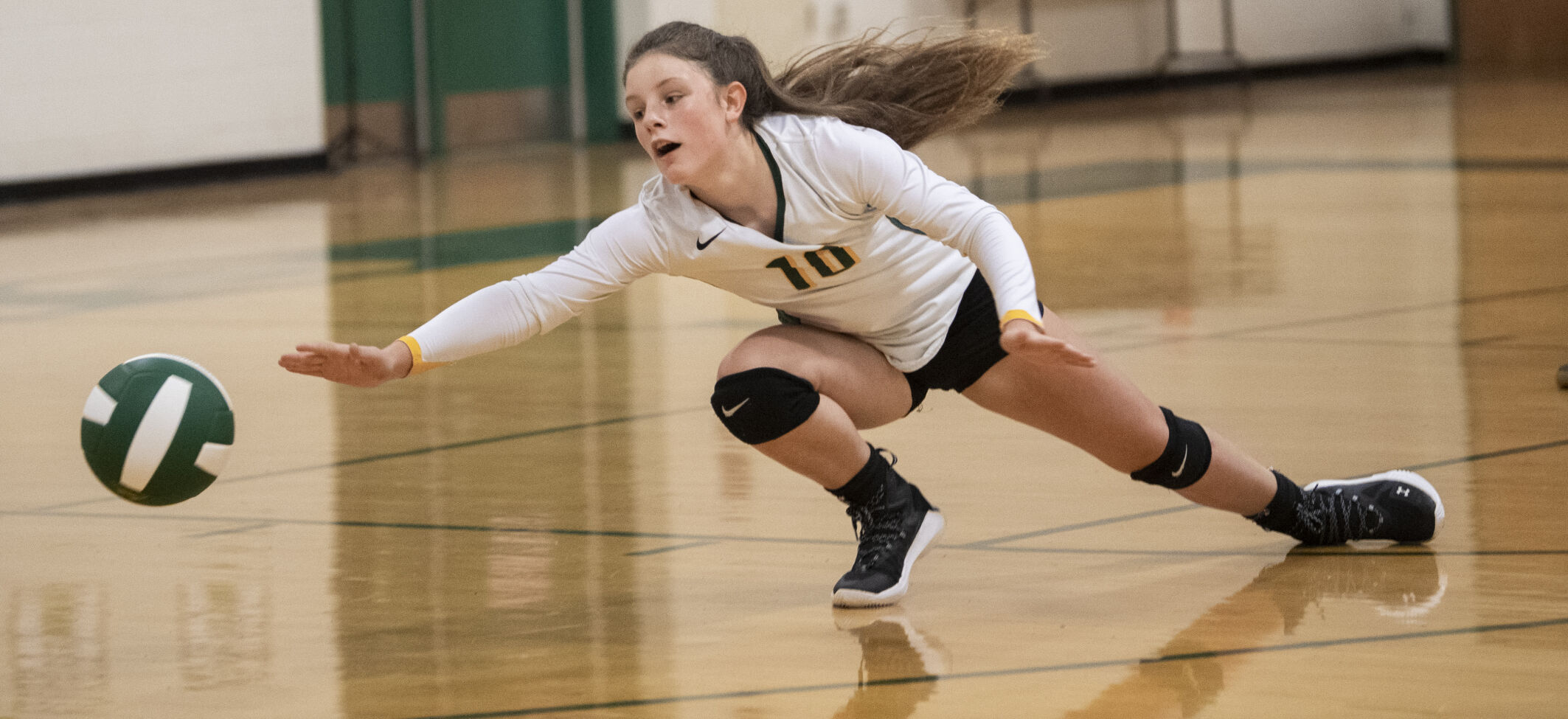 Lt.Lady Govs volleyball. 2.JPG